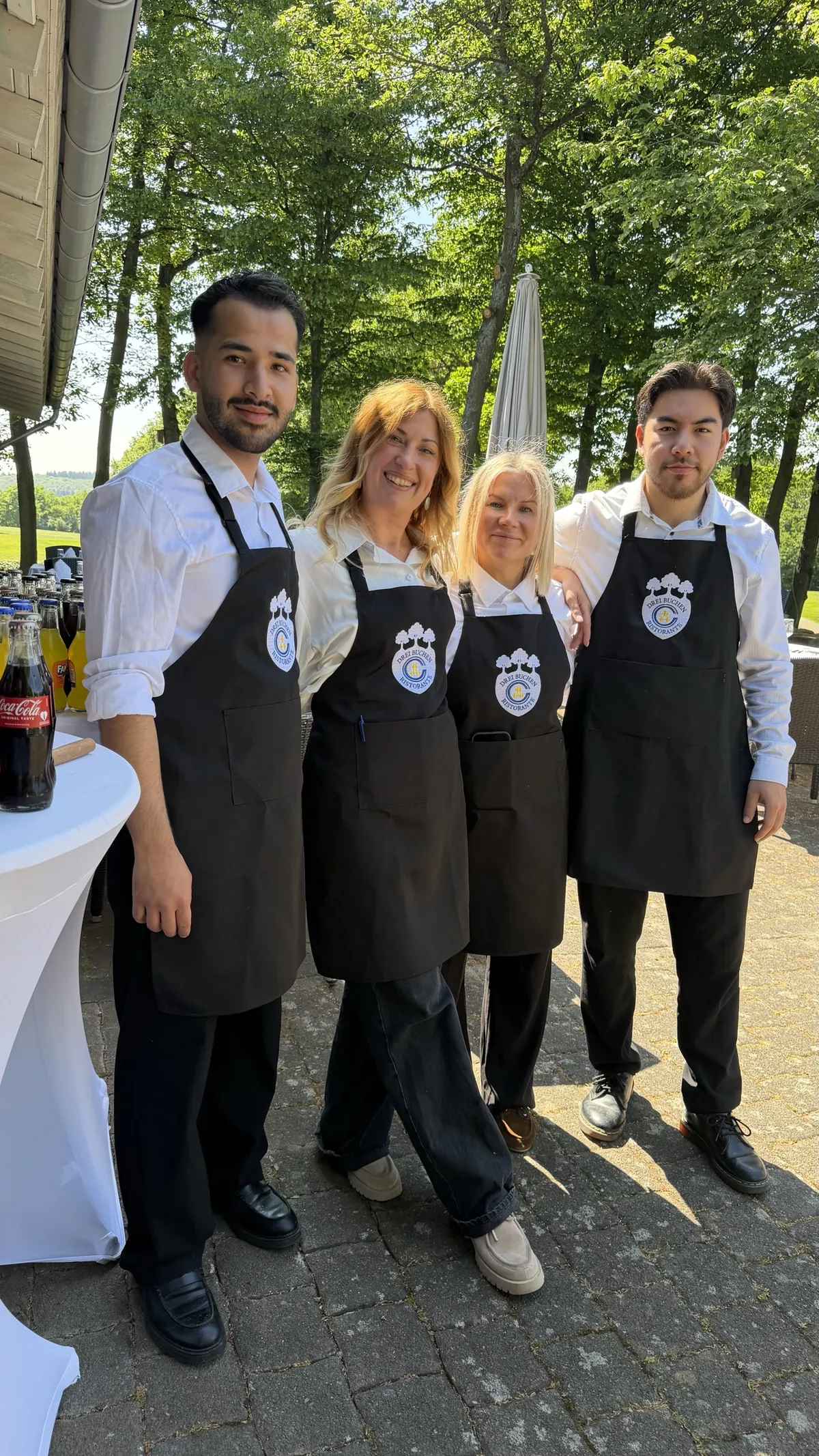 Serviceteam von Ristorante Drei Buchen auf der Terrasse